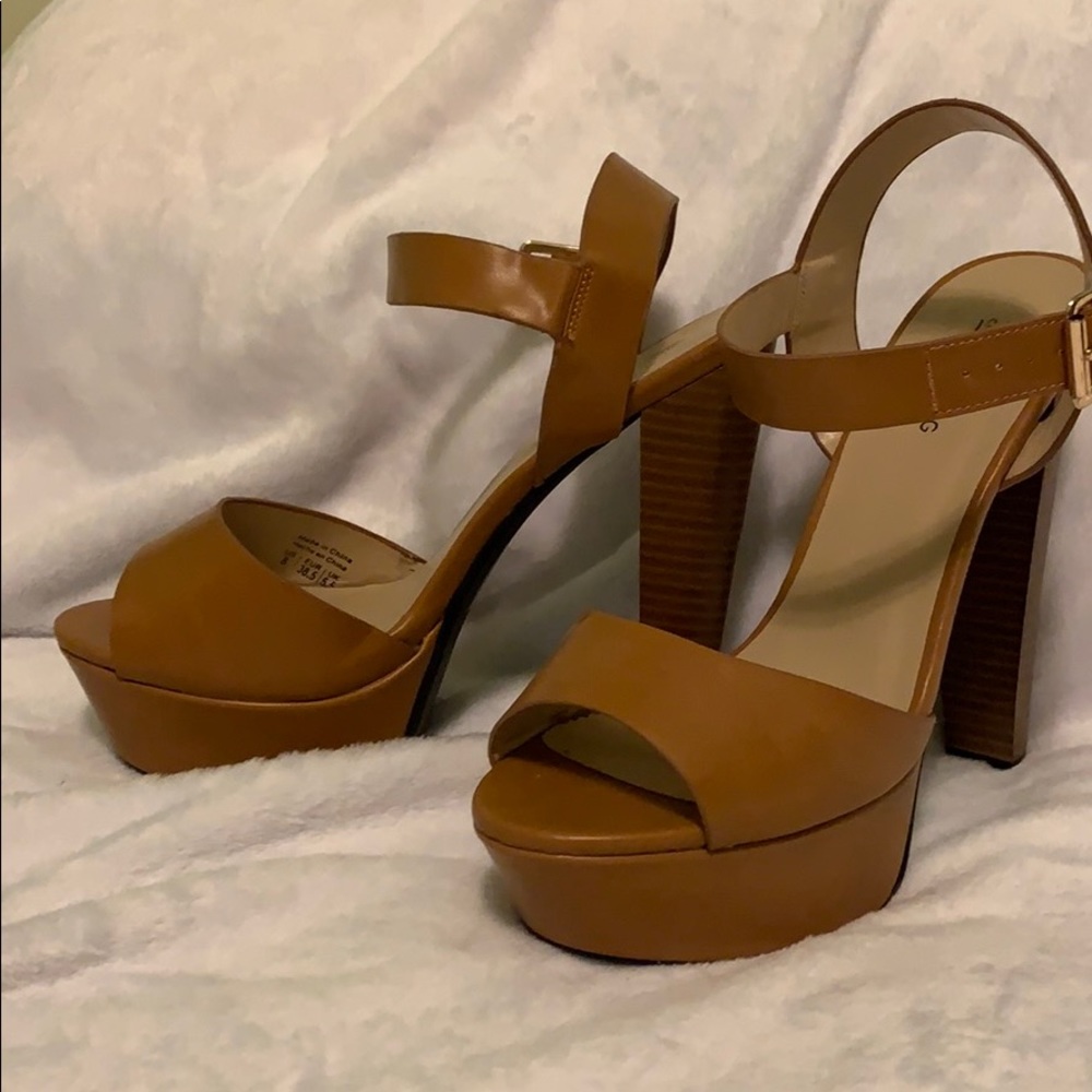 Like New Cognac Platform Sandals